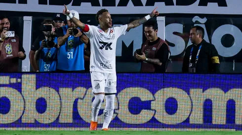 Neymar encaminó la gran victoria del Santos.