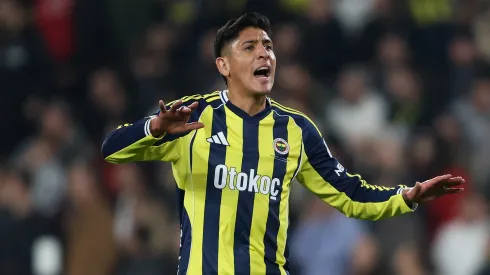 Desde Fenerbahce se informó que Edson Álvarez sufrió una lesión muscular