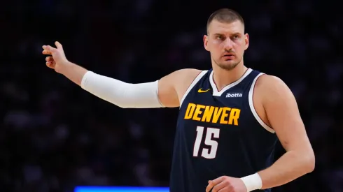 Luka Jokic salió lesionado ante Miami Heats.