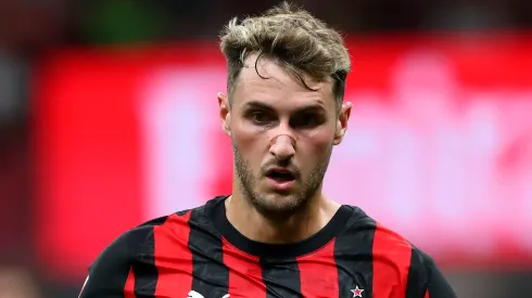 Santiago Giménez es baja en AC Milan