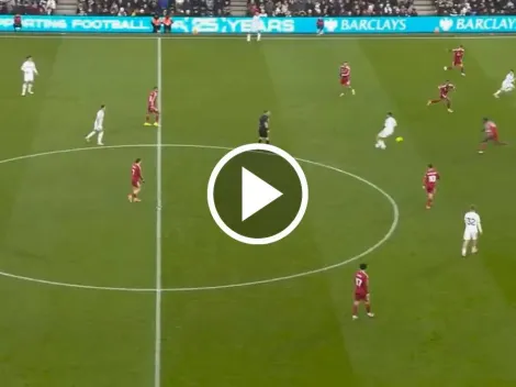 Gran asistencia de Raúl Jiménez con Fulham ante Liverpool