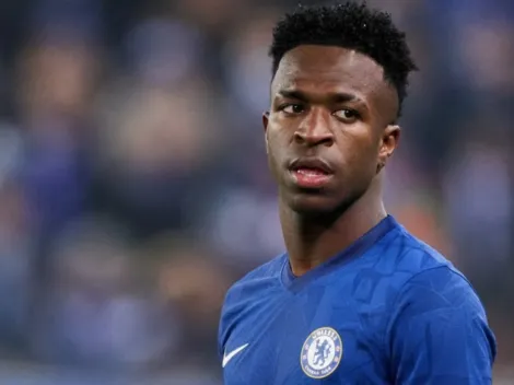 Mientras en Madrid gana 30 millones, el salario que tendría Vinícius en Chelsea