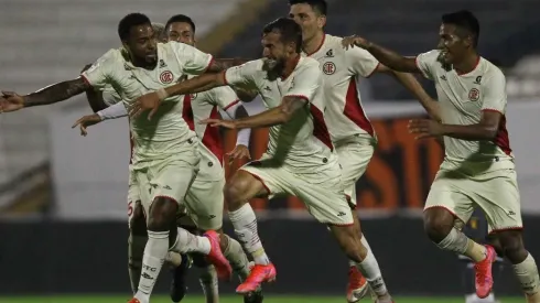 Delantero argentino anotó su primer gol en la temporada.