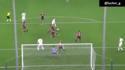 Gianluca Lapadula metió una pepaza con la pierna izquierda.