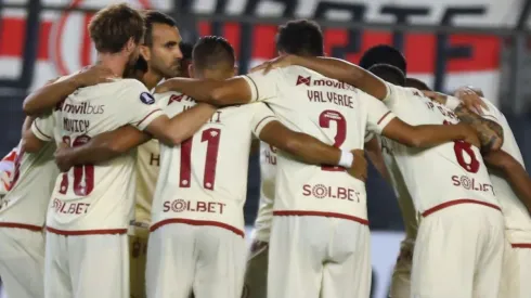 Ambos equipos participan en la Copa Libertadores, pero Comizzo no se guardaría nada.