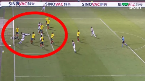 Arriba, siempre arriba Perú: Yerry Mina comete autogol para el 2-1