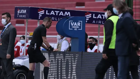 ¿El destino nos sonríe? El uruguayo Esteban Ostojich será el árbitro del Perú vs. Paraguay