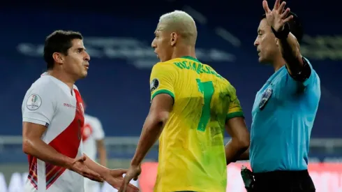 Aldo Corzo salió remplazado por Lora en los minutos finales.