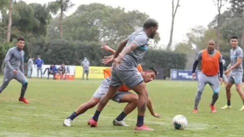 Jefferson Farfán venía entrenando con el grupo.