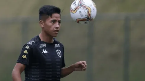 Alexander Lecaros no va más en Brasil: "Rescindo contrato con Botafogo para jugar y llegar a la Selección"