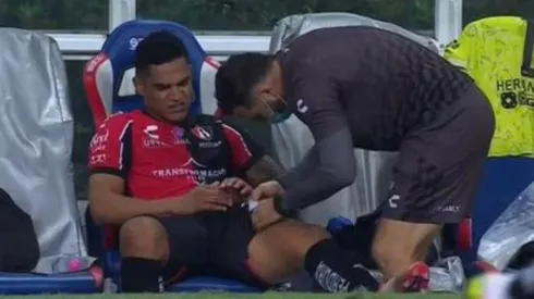 Anderson Santamaría salió sentido en el último juego del Atlas.