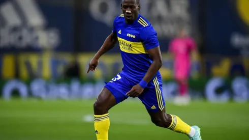 Luis Advíncula lleǵo a Boca a mitad de este año.