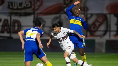 Luis Advíncula es el lateral derecho habitualmente titular en Boca Juniors.