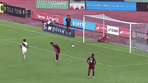 Gianluca Lapadula metió el 1-0 en Caracas en Venezuela.