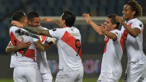 Aldo Corzo y López jugaron en el único triunfo de Ricardo Gareca contra Colombia.