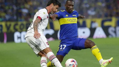 Luis Advíncula fue el lateral derecho contra Newells.