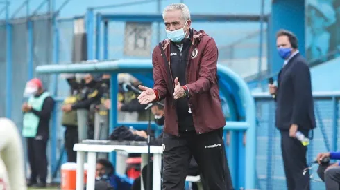 Gregorio Pérez volvió a dirigir a inicios de septiembre en Universitario.