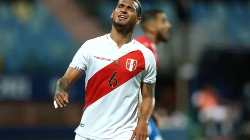 Miguel Trauco molestó por el juego que propuso la Selección de Ecuador. Foto: Getty