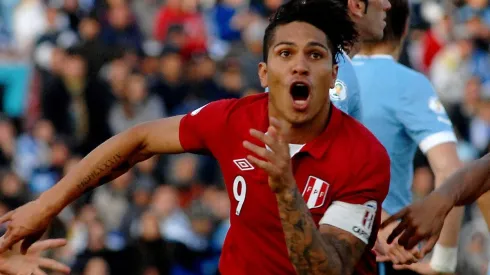 La Selección Peruana enfrentando a Uruguay en Montevideo. (Foto: Getty Images)