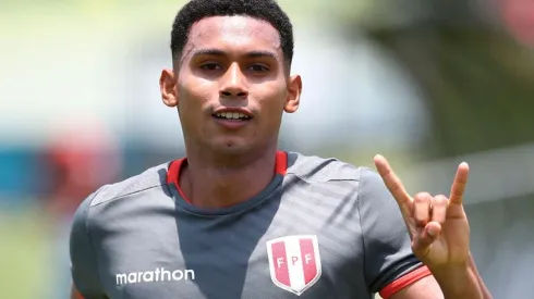 El zaguero de Alianza Lima y seleccionado nacional, denunció actos vandálicos por parte de hinchas de Alianza Lima. Foto: GLR