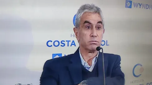 La cara de Oblitas ante la intervención de Valencia