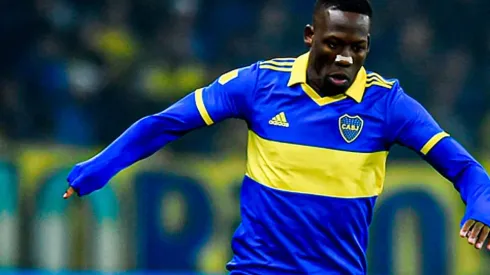 Luis Advíncula sufrió lesión en su último partido y se perdería el clásico vs. Racing