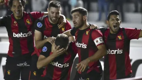 Ex estrella de Alianza Lima y actual figura en FBC Melgar, no continuaría en el equipo arequipeño.