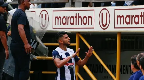El bochornoso gesto de Carlos Zambrano a la hinchada de Universitario