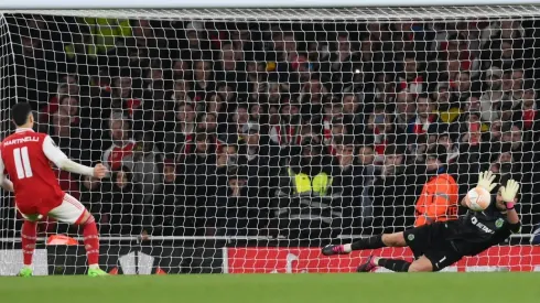 Antonio Adán le dio la clasificación al Sporting de Lisboa contra Arsenal