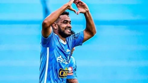 Cristal vence a Cantolao y es puntero junto a Universitario