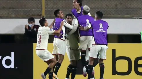 Universitario v Palmeiras - Copa CONMEBOL Libertadores 2021