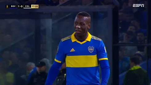 Luis Advíncula lesionado durante el Boca-Colo Colo