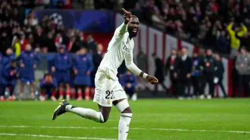 El festejo de Rüdiger tras su gol para el pase de Real Madrid a cuartos de final.