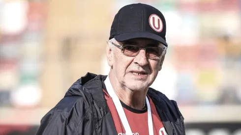 Jorge Fossati tendría las horas contadas en Universitario de Deportes.