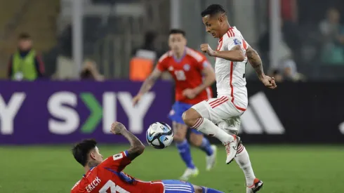 Yoshimar Yotún y Erick Pulgar.