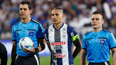 Paolo Guerrero toma decisión antes del partido entre Alianza Lima y U. de Chile.