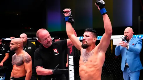 Daniel 'Soncora' Marcos sometió a Miles Johns en UFC Las Vegas.