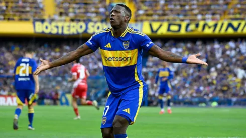 Luis Advíncula con camiseta de Boca Juniors.