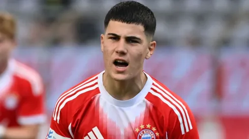 Felipe Chávez con camiseta de Bayern Múnich.