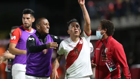 Christian Cueva celebrando.