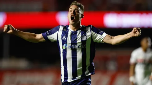 Federico Girotti celebrando.