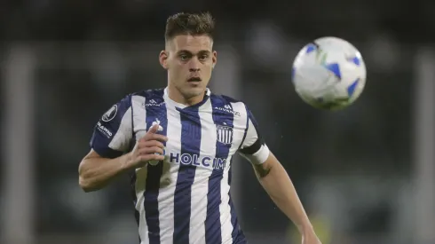 Federico Girotti con camiseta de Talleres.