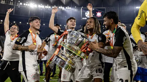 André Carrillo protagonista en Corinthians con los mejores momentos.