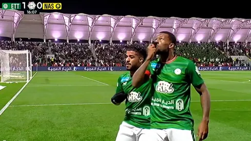El festejo de Wijandlum tras su gol a Al Nassr.