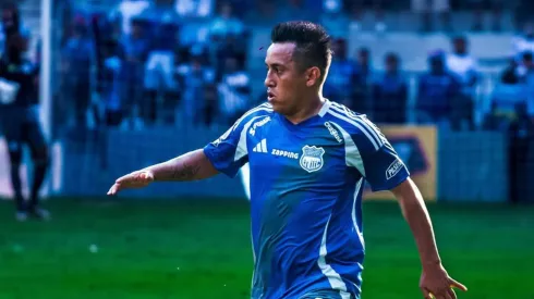 Christian Cueva con camiseta de Emelec.