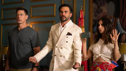 Juan Pablo Raba, John Cena, Alison Brie in Freelance.