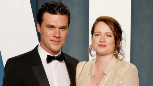 Finn Wittrock and Sarah Roberts attend the 2022 Vanity Fair Oscar Party hosted by Radhika Jones at Wallis Annenberg Center for the Performing Arts on March 27, 2022 in Beverly Hills, California.