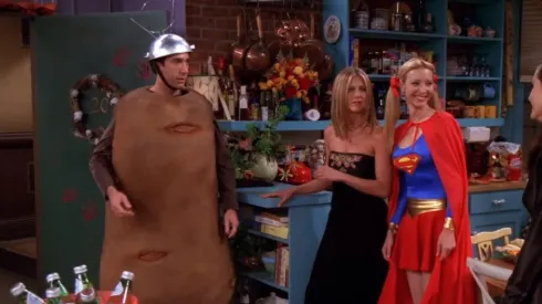 Jennifer Aniston, Courteney Cox, Lisa Kudrow, and David Schwimmer in Friends (1994)