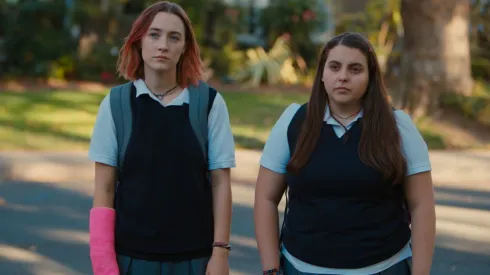 Saoirse Ronan and Beanie Feldstein in Lady Bird.