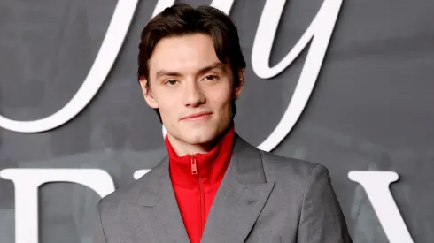 Louis Partridge attends the Los Angeles premiere of Netflix's "Jay Kelly" in 2025.